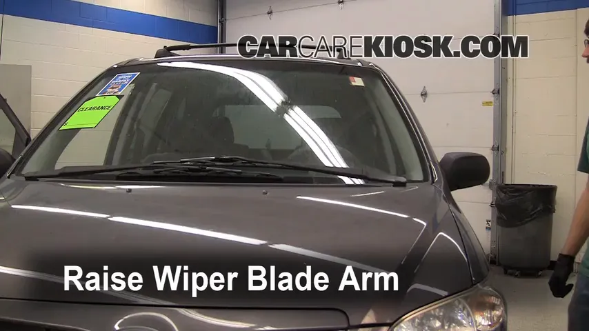 2006 Mazda MPV LX 3.0L V6 Escobillas de limpiaparabrisas delantero Cambiar escobillas de limpiaparabrisas